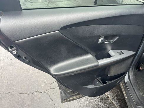 Used 2013 Toyota Venza LE image 17