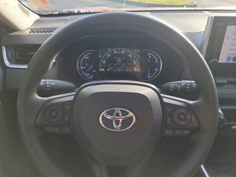 Certified 2025 Toyota RAV4 XLE w/ Convenience Package image 31