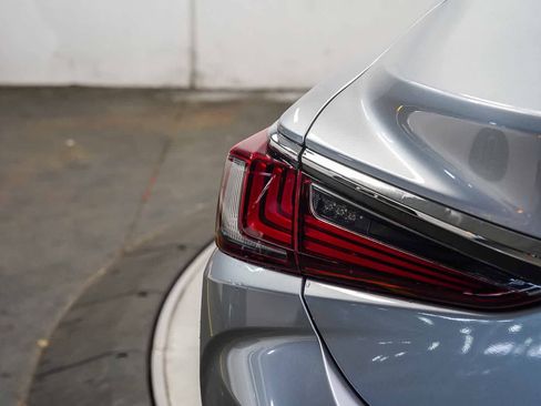 Used 2023 Lexus ES 350 w/ Premium Package FWD image 11