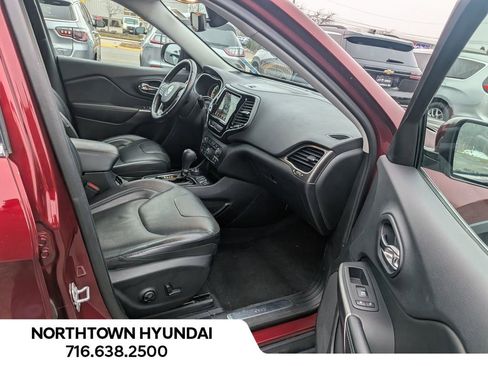 Used 2019 Jeep Cherokee Limited image 37