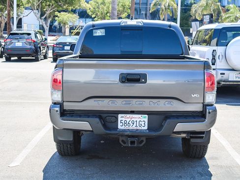 Used 2021 Toyota Tacoma TRD Off-Road w/ Technology Package AWD/4WD image 7