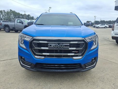 Used 2024 GMC Terrain AT4 w/ Infotainment Package II image 2