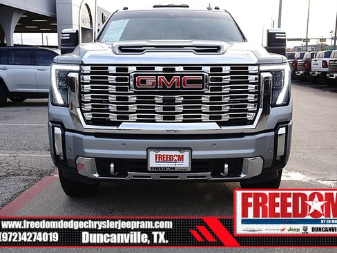 Used 2025 GMC Sierra 2500 Denali w/ Denali Reserve Package image 8