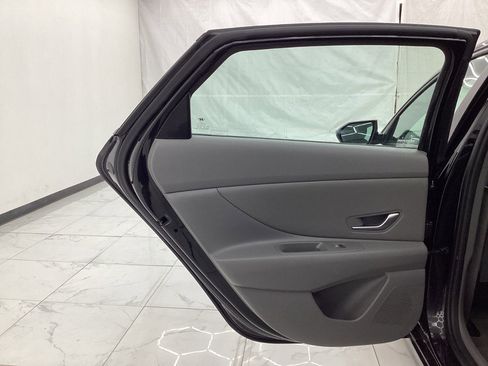 Used 2021 Hyundai Elantra SEL w/ Convenience + Premium Package FWD image 24