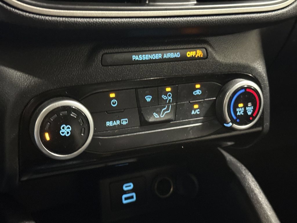 Used 2022 Ford Escape SE AWD/4WD image 16