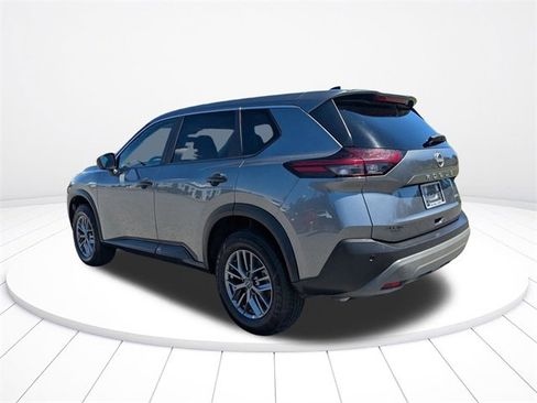 Used 2023 Nissan Rogue S image 12