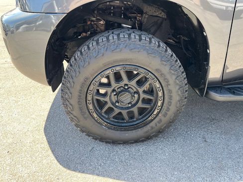 Used 2014 Toyota Sequoia SR5 AWD/4WD image 45