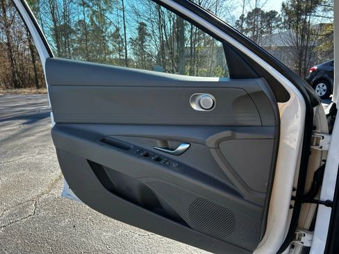 Used 2023 Hyundai Elantra SEL image 26
