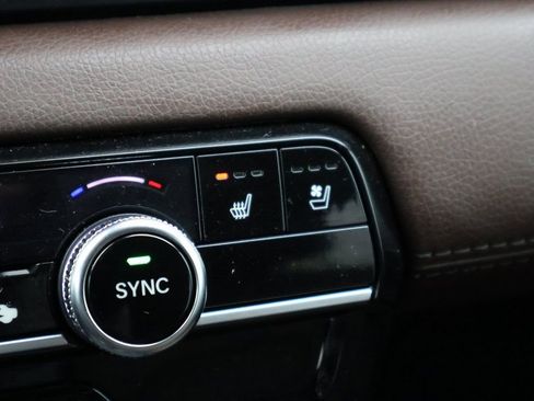 Certified 2025 Honda Pilot Elite image 25