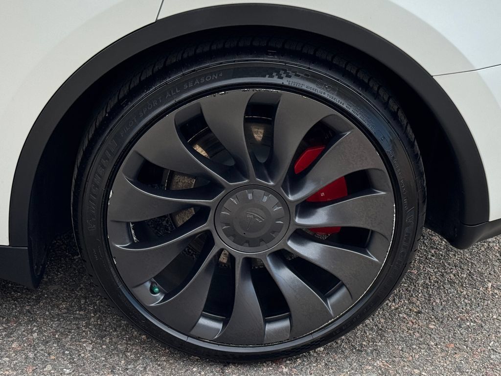 Used 2023 Tesla Model Y Long Range AWD/4WD image 16