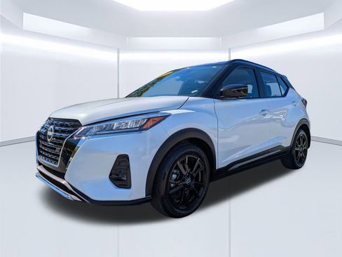 Used 2023 Nissan Kicks SR image 8