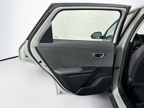 Used 2025 Kia K4 FWD image 26