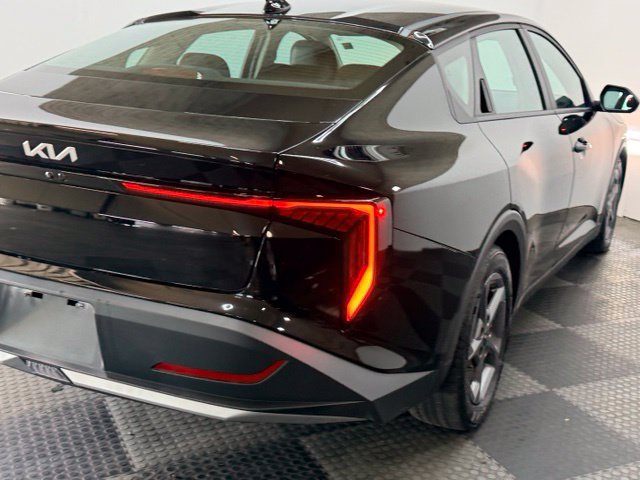 Used 2025 Kia K4 FWD image 11