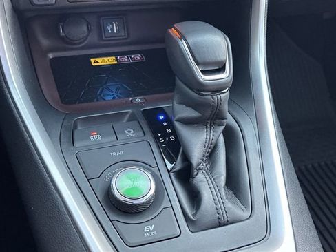 Used 2025 Toyota RAV4 Limited w/ Advanced Technology Package image 25
