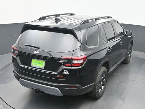 Used 2025 Honda Pilot TrailSport image 22