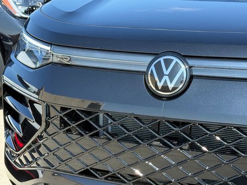 New 2026 Volkswagen Tiguan SE R-Line FWD image 3