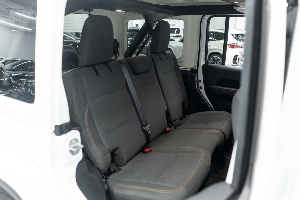 Used 2026 Jeep Wrangler Unlimited Sahara AWD/4WD image 13