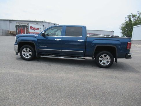Used 2017 GMC Sierra 1500 SLT w/ Suspension Package, Off-Road AWD/4WD image 8