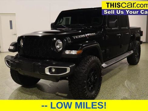 Used 2023 Jeep Gladiator Sport image 3