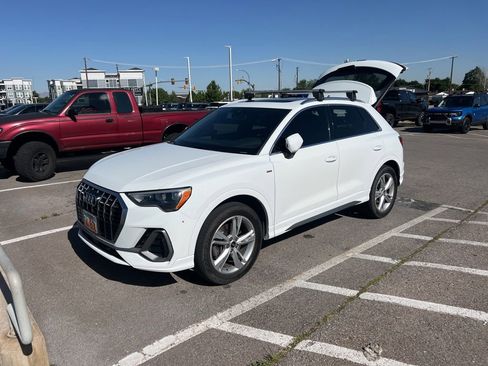 Used 2021 Audi Q3 2.0T Premium w/ Convenience Package AWD/4WD image 16
