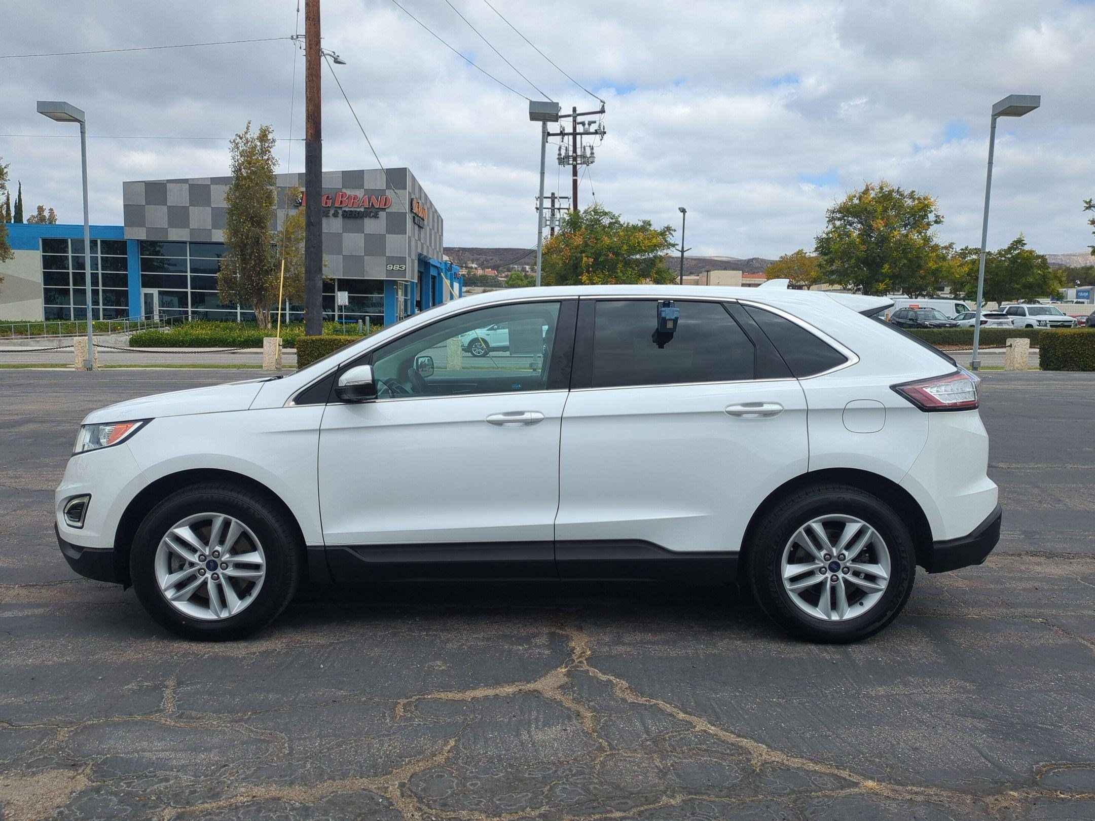 Used 2015 Ford Edge SEL w/ Equipment Group 201A AWD/4WD image 9