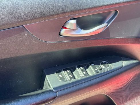 Used 2019 Kia Forte LXS FWD image 19