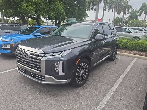 Used 2024 Hyundai Palisade Calligraphy FWD image 3