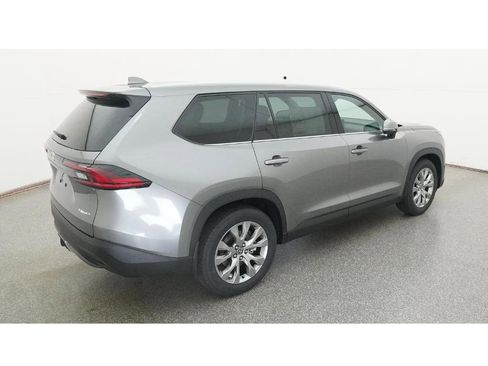 New 2026 Toyota Grand Highlander Limited image 9