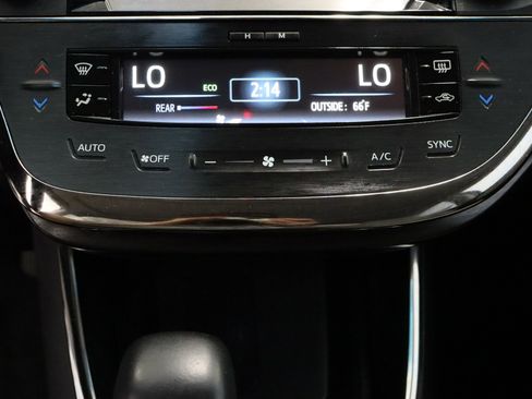 Used 2018 Toyota Avalon Limited FWD image 21