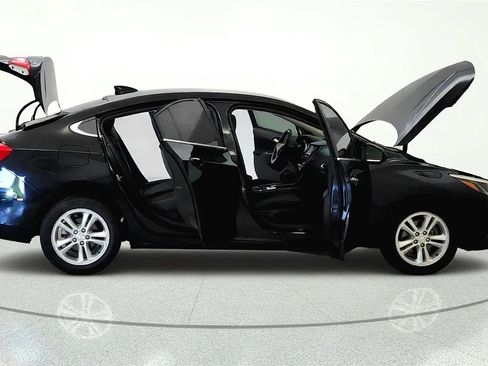 Used 2017 Chevrolet Cruze LT w/ Convenience Package FWD image 12