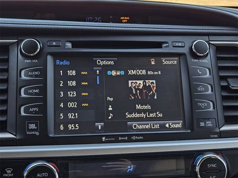 Used 2017 Toyota Highlander Limited Platinum image 16