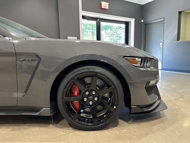 Used 2018 Ford Mustang Shelby GT350R w/ GT350R Equipment Group 920A RWD image 13
