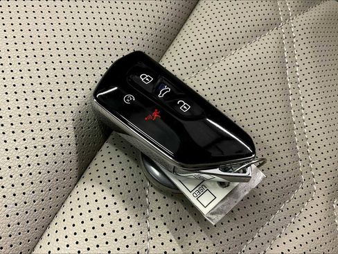 New 2025 Volkswagen Atlas SE image 33