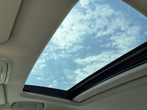 Used 2023 Honda Accord EX-L image 25