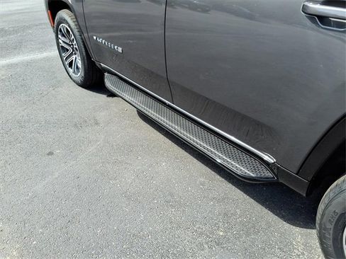 New 2025 Jeep Wagoneer 4WD image 23