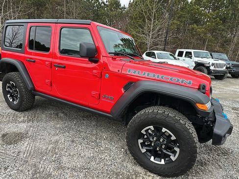 Used 2025 Jeep Wrangler Unlimited Rubicon 4xe image 5
