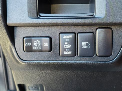 Used 2019 Toyota Tacoma TRD Sport image 39