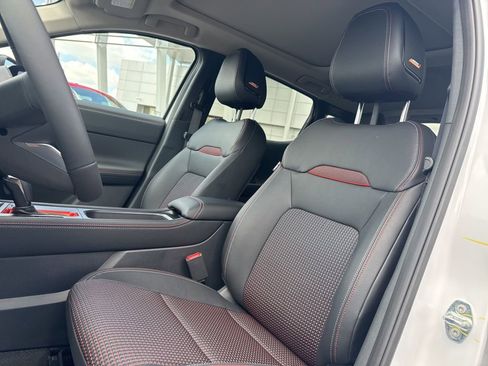 New 2026 Nissan Kicks SR w/ SR Premium Package AWD/4WD image 10