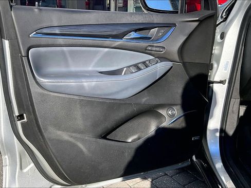 Used 2022 Buick Enclave Premium image 19