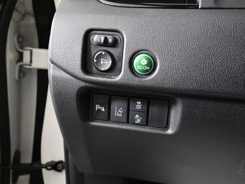 Used 2017 Honda Pilot Touring image 32
