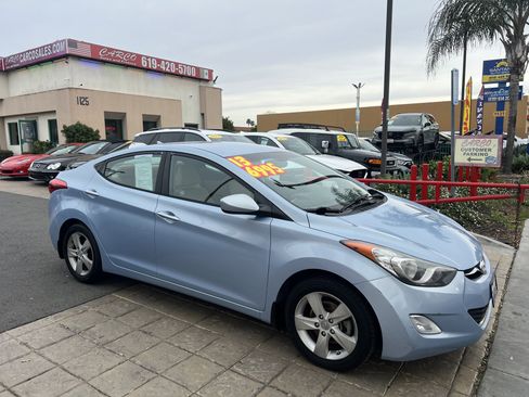 Used 2013 Hyundai Elantra GLS w/ Preferred Pkg image 9