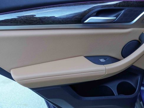 Certified 2025 BMW X4 xDrive30i image 32