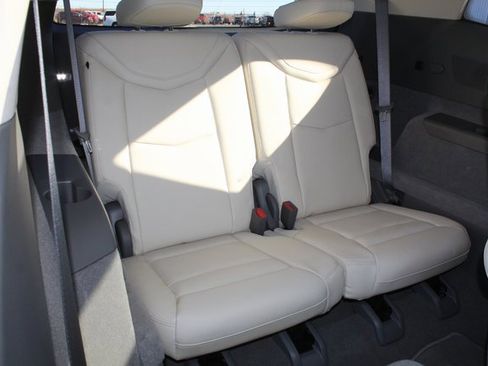 Used 2023 Cadillac XT6 Premium Luxury w/ Technology Package image 19