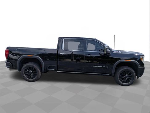 Used 2021 GMC Sierra 2500 Denali w/ Denali Black Diamond Edition AWD/4WD image 3