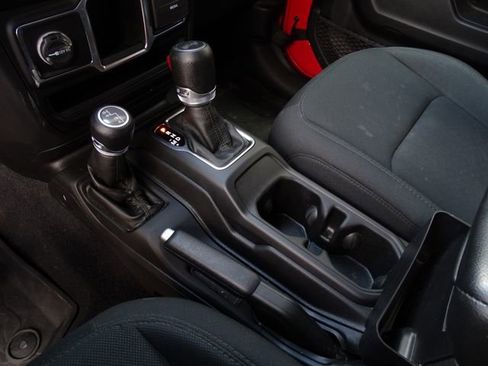 Used 2022 Jeep Wrangler Sport image 31