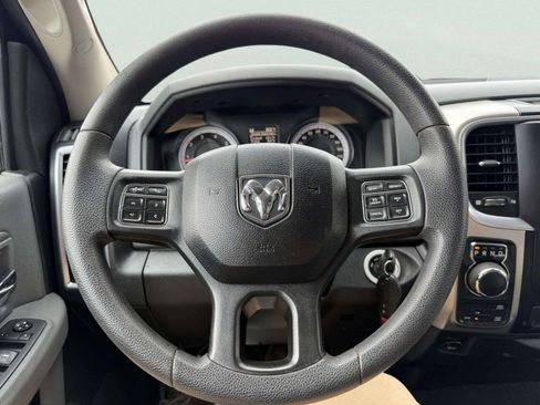 Used 2018 RAM 1500 Classic SLT AWD/4WD image 28