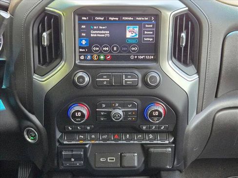 Used 2022 Chevrolet Silverado 1500 LTZ w/ Z71 Off-Road Package AWD/4WD image 13