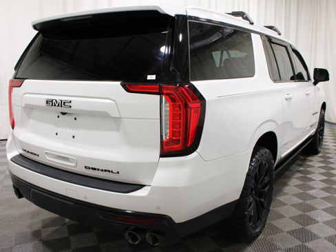 Used 2023 GMC Yukon XL Denali AWD/4WD image 31