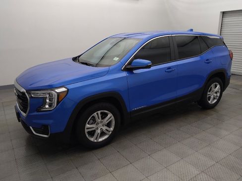Used 2024 GMC Terrain SLE FWD image 2