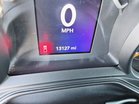 Used 2024 Jeep Gladiator Sport image 27